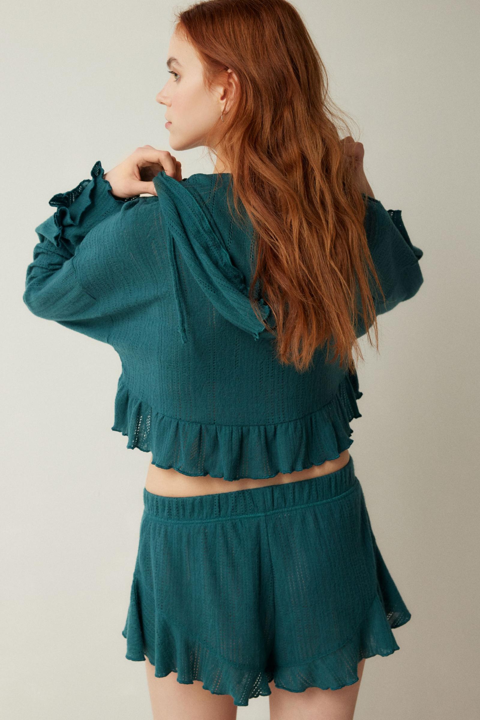 The Lizzie Ruffle Urban Set: A Trendy Wardrobe Must-Have